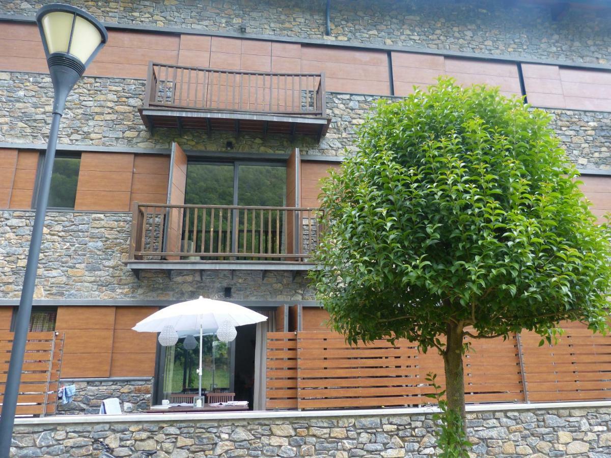 Apartament Hug Roger Valencia D'Aneu Extérieur photo